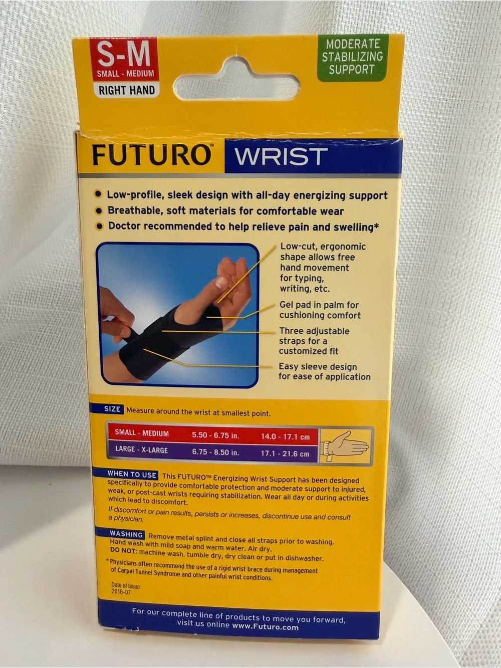 New-FUTURO Energizing Wrist Support Brace - Small/Medium Right Hand - Black